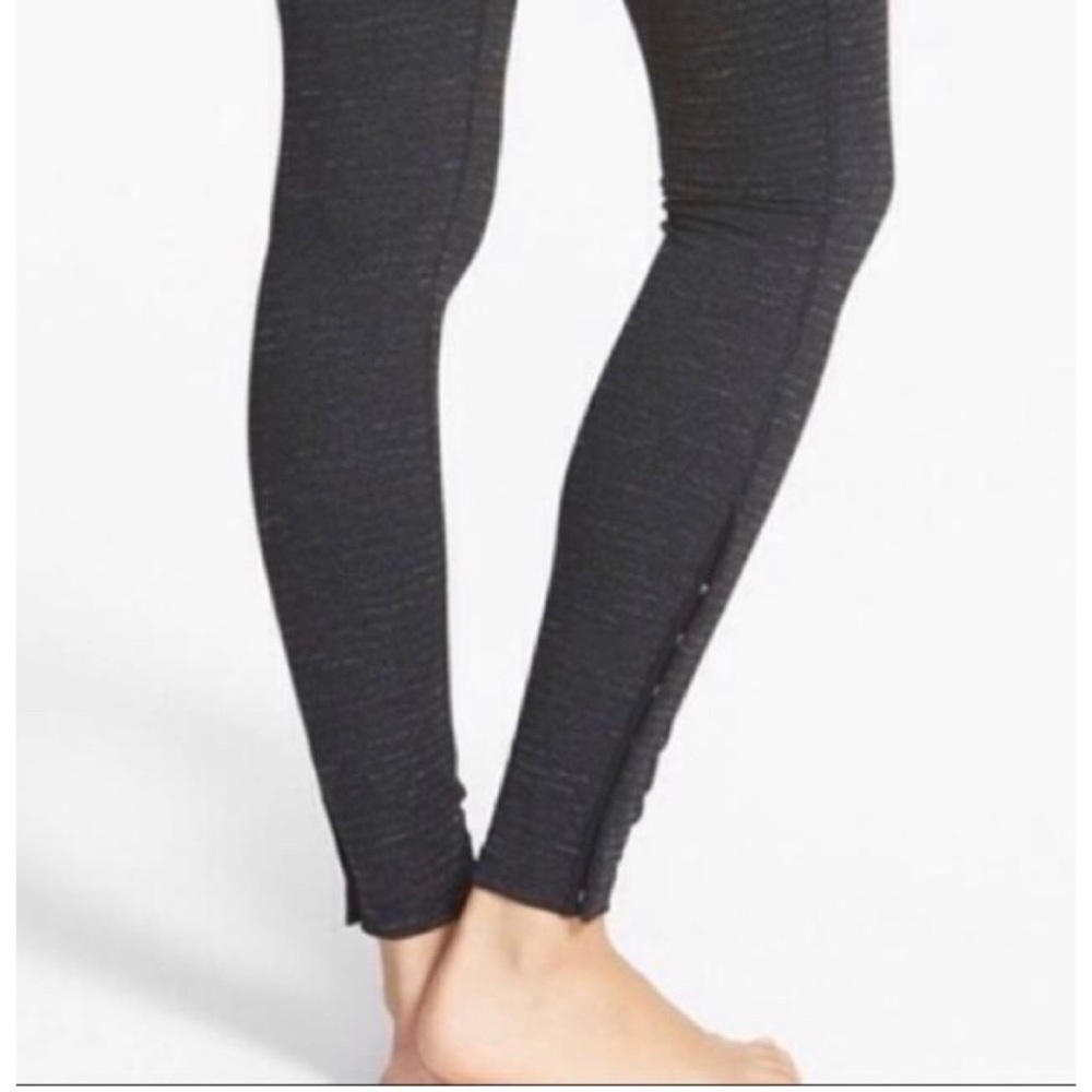 Beyond Yoga Black Pique Ankle Snap Bottom Leggings Size XS - Picture 3 of 8